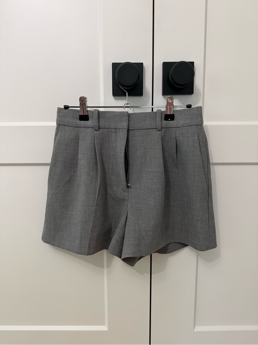 Aritzia Classic Gray Tailored Women’s Shorts